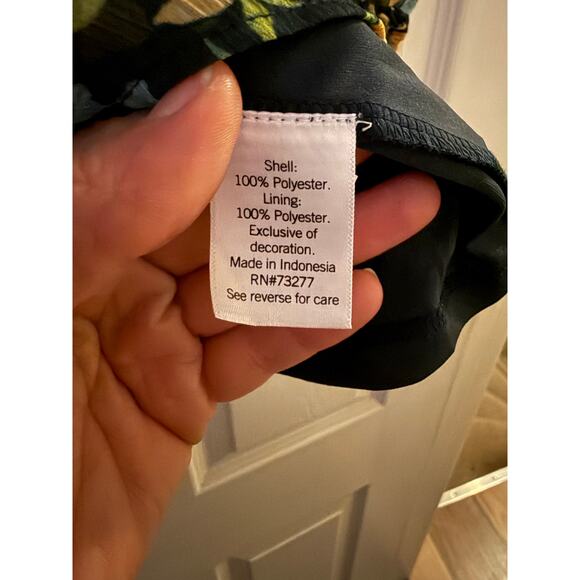 Loren Conrad floral shirt size medium - Picture 5 of 7